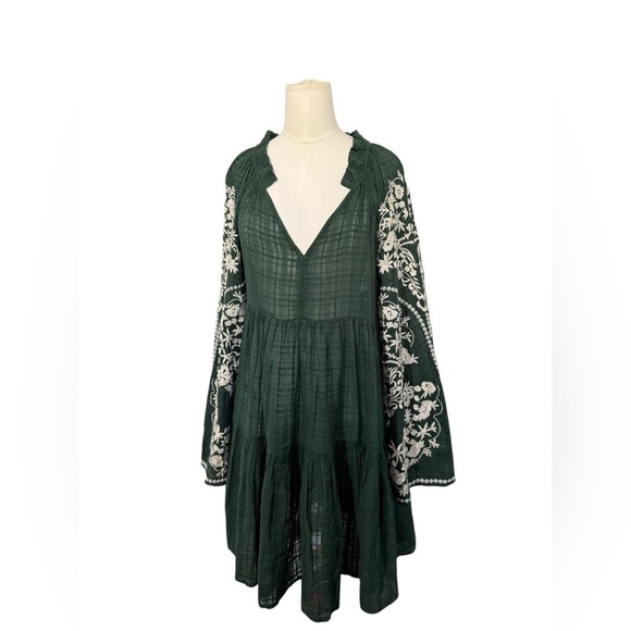 FREE PEOPLE Emerald City Embroidered Tiered long sleeve dress Sz Medium - Picture 2 of 8